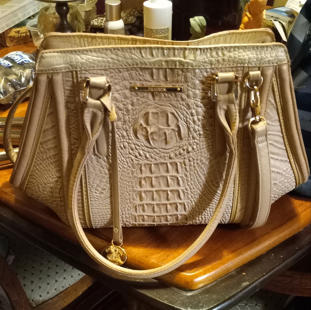 Brahman Melbourne crocodile purse 👛 this is interchangeable  long short straps